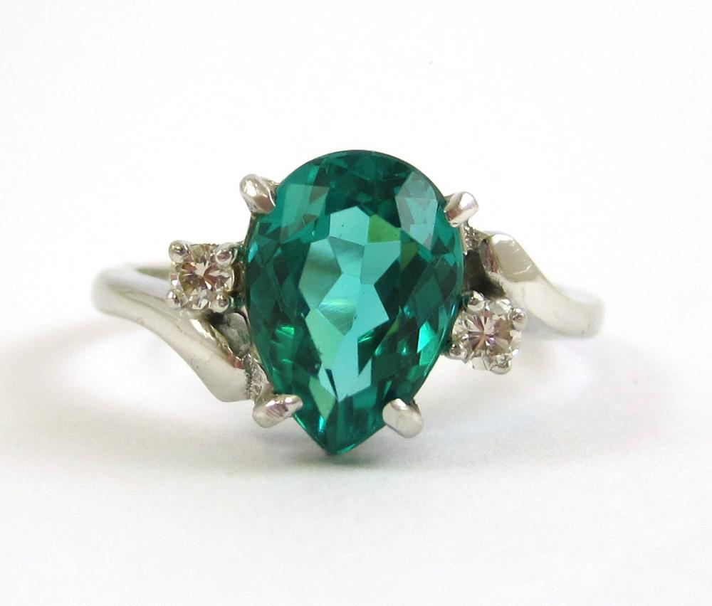 EMERALD DIAMOND AND FOURTEEN KARAT 315bb3