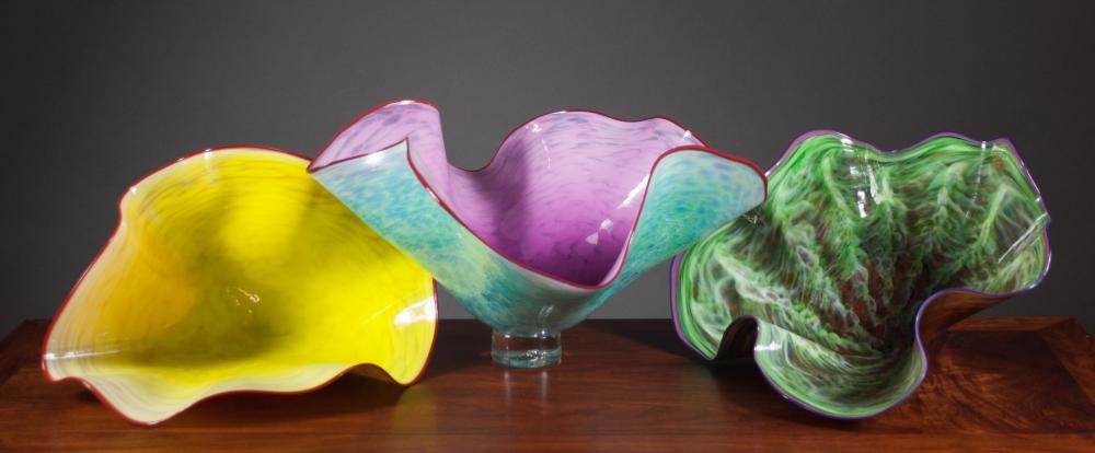 THREE BRYON SUTHERLAND ART GLASS 315ca4