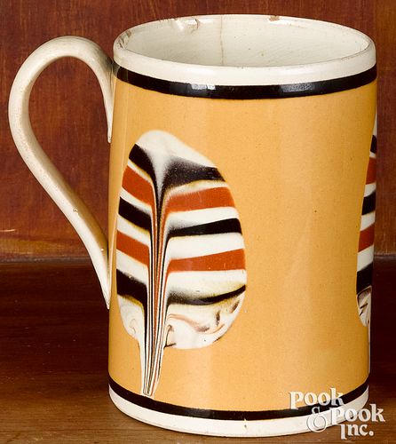 MOCHA MUG WITH FAN DECORATIONMocha 315d07