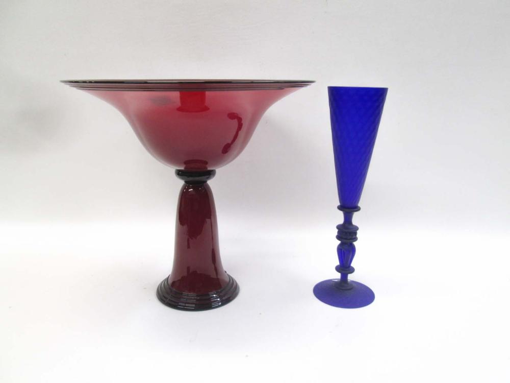 TWO CONTEMPORARY ART GLASS VESSELS  315dee