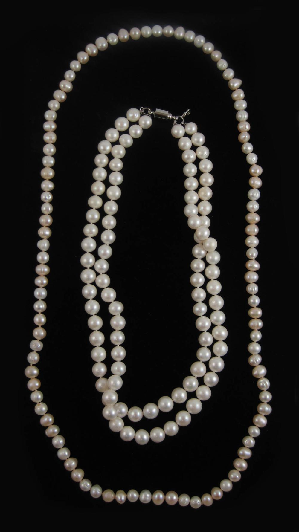 TWO WHITE PEARL NECKLACES 1  315e00