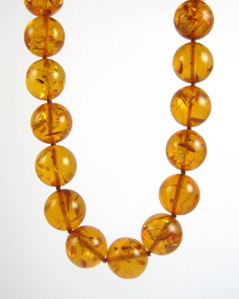 PRESSED BALTIC AMBER BEAD NECKLACE  315e82
