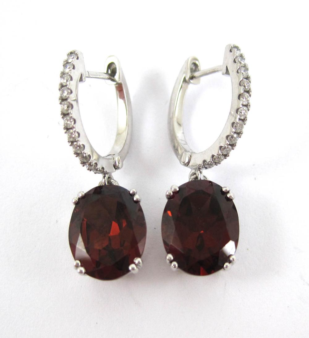 PAIR OF GARNET AND DIAMOND DANGLE EARRINGS,