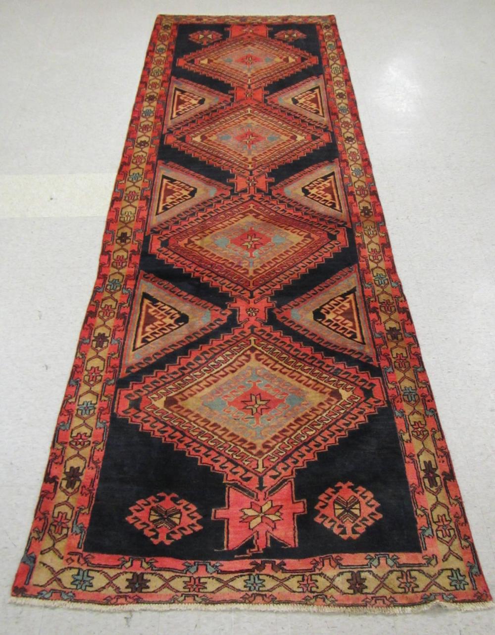 SEMI ANTIQUE PERSIAN MESHKIN RUG  3160a6