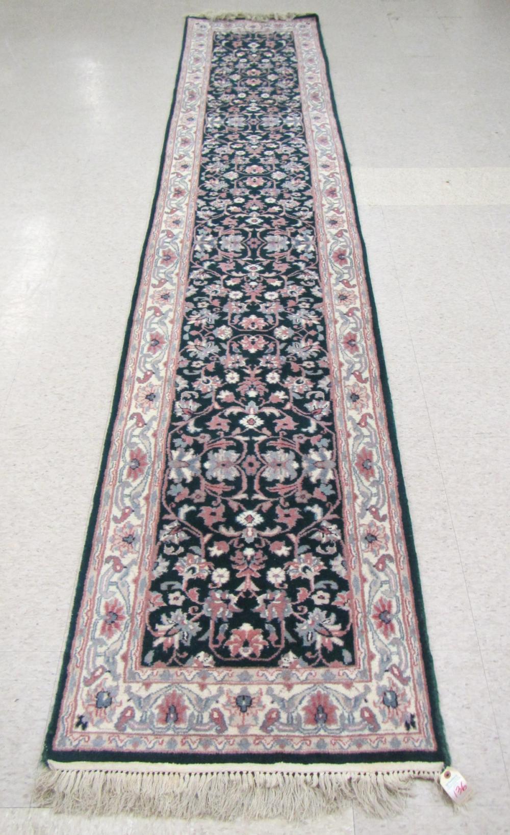 HAND KNOTTED ORIENTAL RUNNER INDO PERSIAN  3162d6