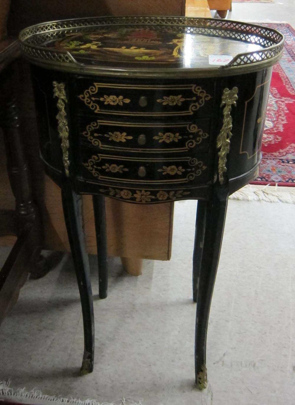 PAIR OF LOUIS XV STYLE TABLES EN 31630a