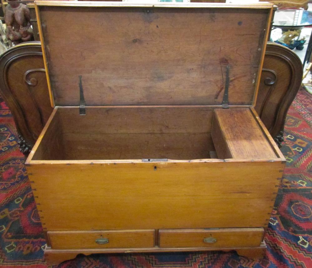 LIFT TOP PINE DOWRY CHEST AMERICAN  3163b9