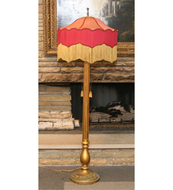 Gilt wood floor lamp fluted body  4f069