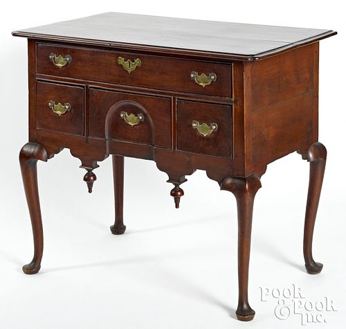 NEW ENGLAND QUEEN ANNE MAHOGANY