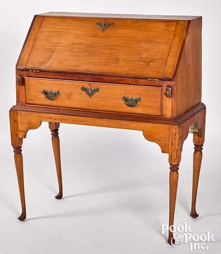 NEW ENGLAND QUEEN ANNE MAPLE DESK 3164fc