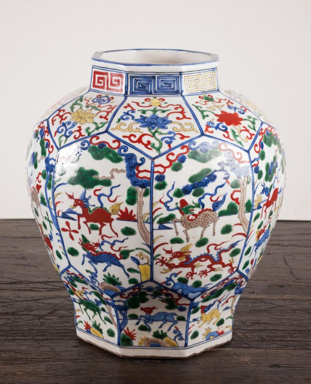 CHINESE MING STYLE WUCAI PORCELAIN