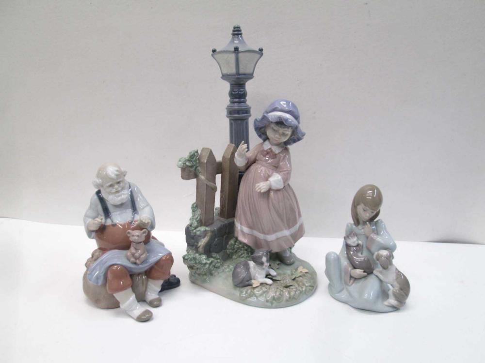 THREE LLADRO PORCELAIN SCULPTURES  31660f