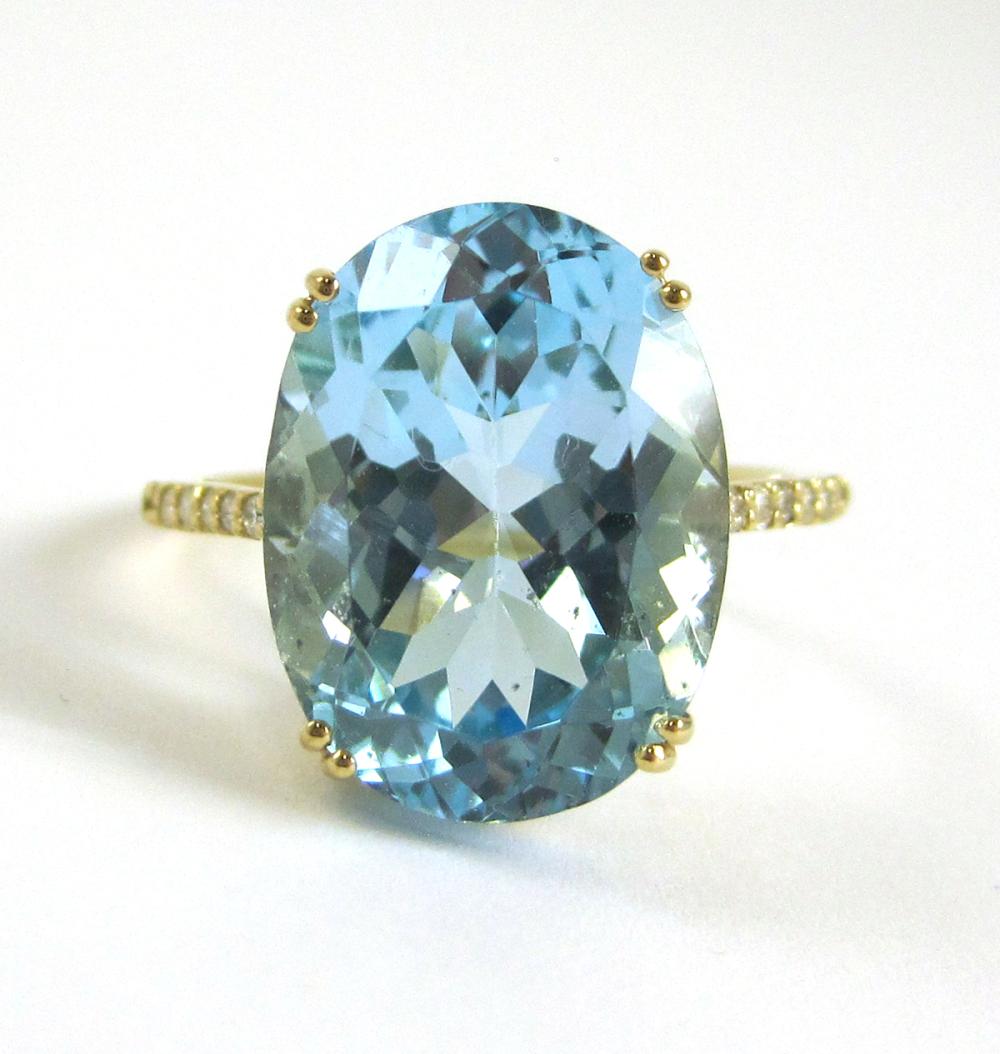 BLUE TOPAZ DIAMOND AND FOURTEEN 31661e