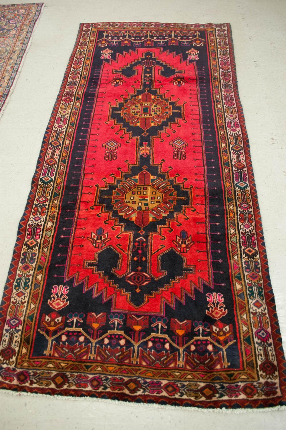 HAND KNOTTED PERSIAN TRIBAL AREA 31669c