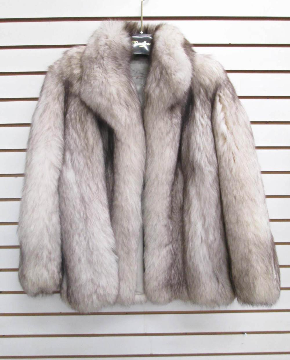 LADY'S FOX FUR COAT WITH TWO HOOK