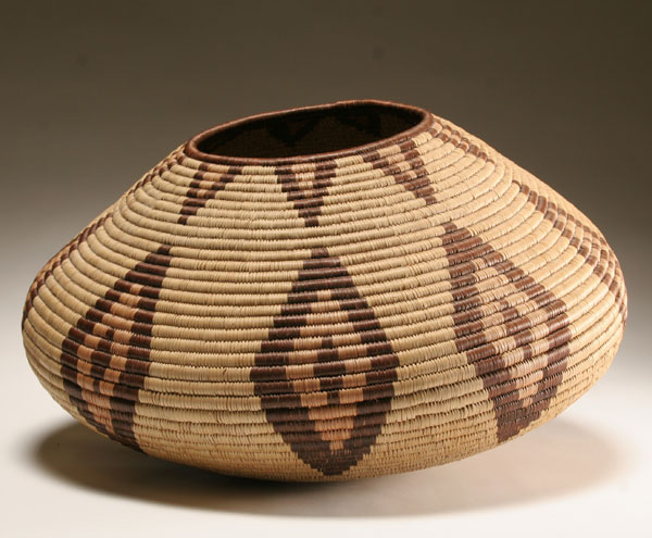 Large African woven basket Botswana  4f0bd