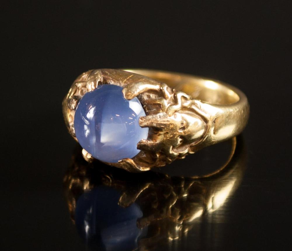 SAPPHIRE AND EIGHTEEN KARAT GOLD