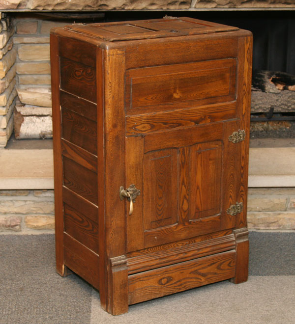 Oak ice box; single front door, lift