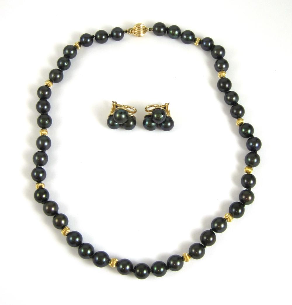 THREE ARTICLES OF BLACK PEARL JEWELRY,