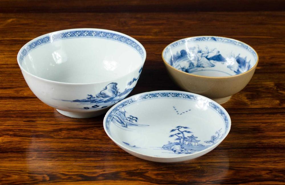 THREE CHINESE EXPORT PORCELAIN NANKING