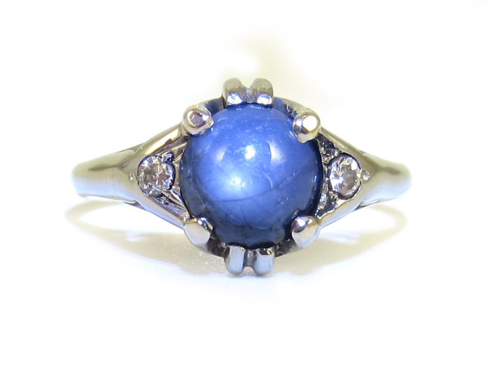 SAPPHIRE AND EIGHTEEN KARAT GOLD 316ac8