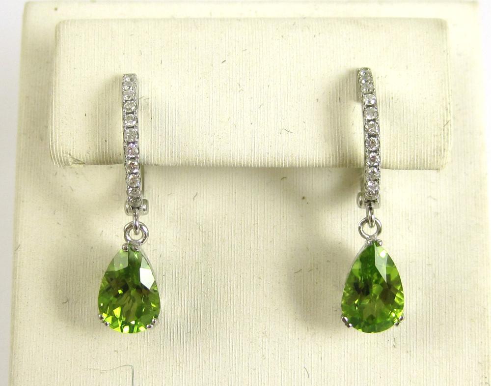 PAIR OF PERIDOT AND DIAMOND DANGLE 316aec