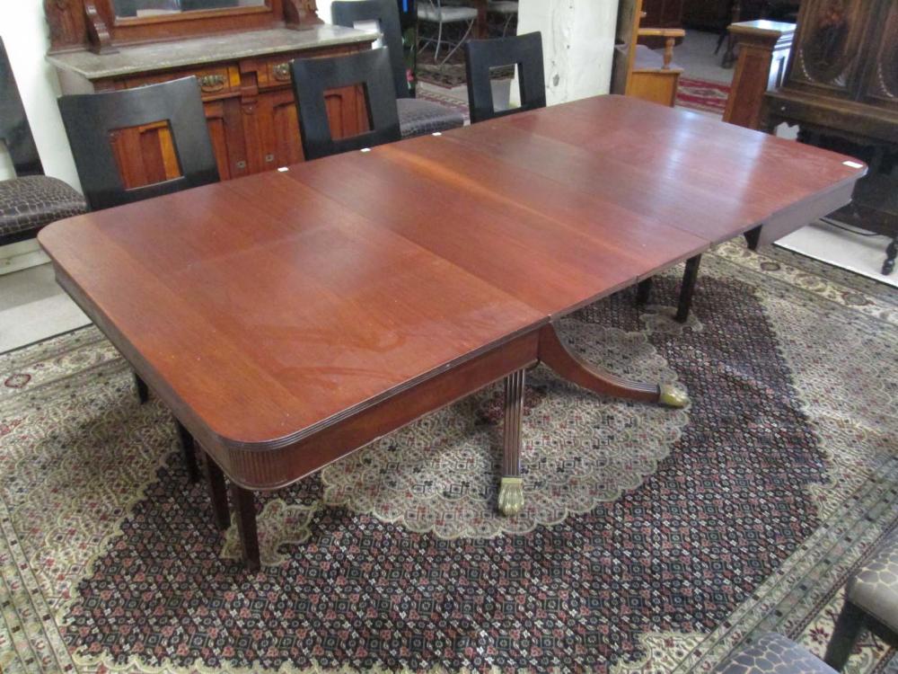 GEORGE III MAHOGANY DINING TABLE 316b7c