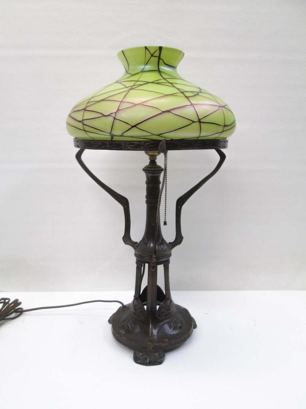 ART NOUVEAU STYLE ART GLASS TABLE 316b8c