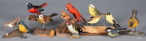 GROUP OF CARVED AND PAINTED BIRDSGroup 316d0a