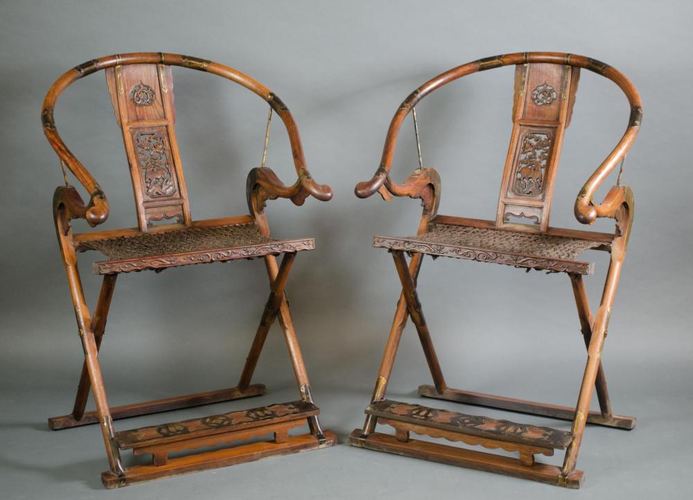 A PAIR OF FOLDING CHINESE CARVED