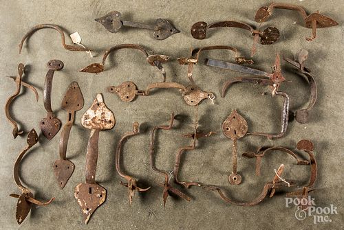COLLECTION OF ANTIQUE IRON STRAP 316ebe