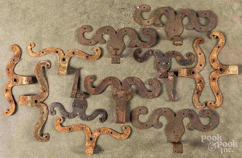COLLECTION OF ANTIQUE WROUGHT RAMS 316ec3