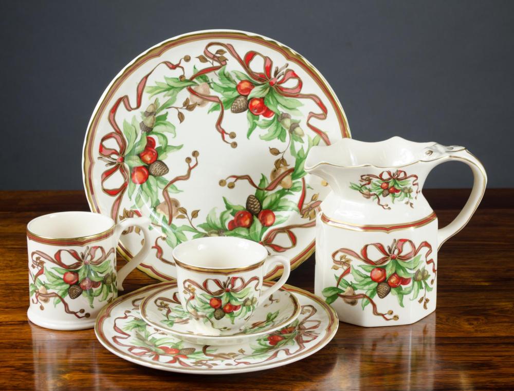 TIFFANY & CO. TIFFANY GARLAND DINNERWARE