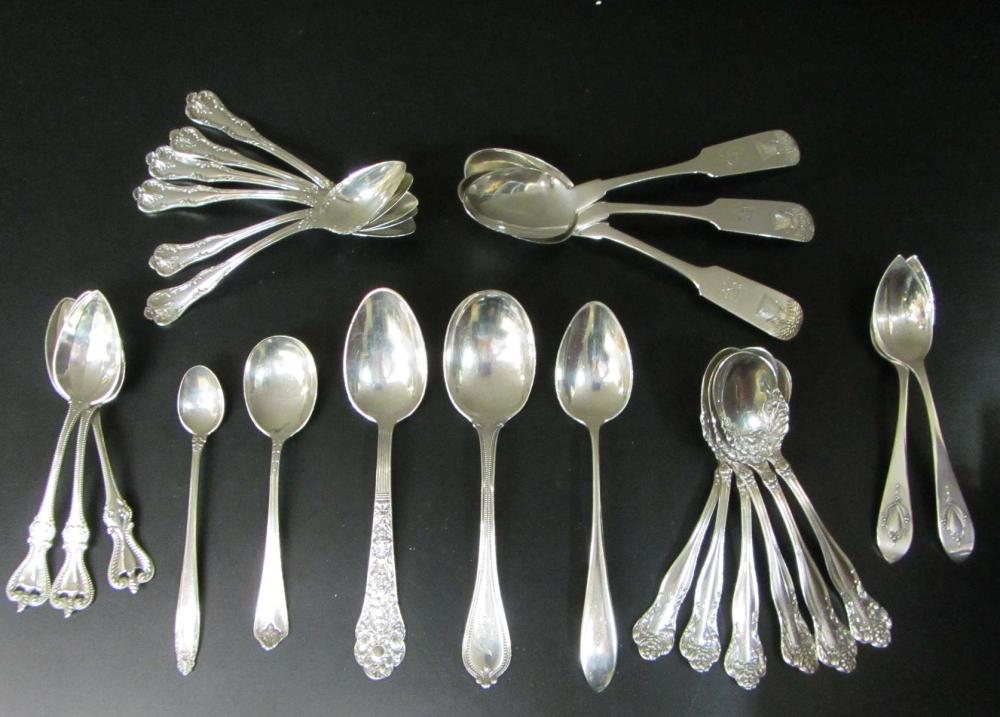 TWENTY FIVE STERLING SILVER SPOONS  316ffe