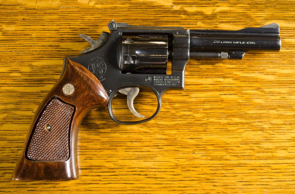 SMITH AND WESSON MODEL 18 4 DOUBLE 31702d