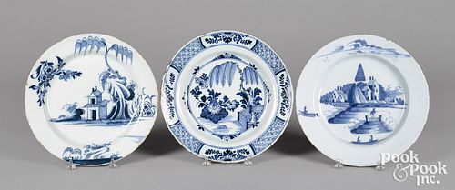 THREE DELFT BLUE AND WHITE CHARGERS  314ab2
