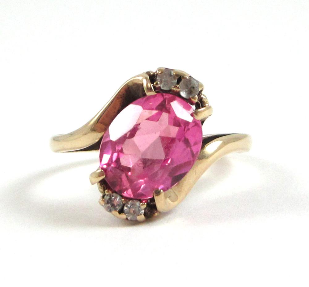 PINK SAPPHIRE AND YELLOW GOLD RING  314cd1