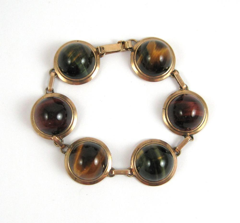 TIGERS EYE AND NINE KARAT GOLD BRACELET,