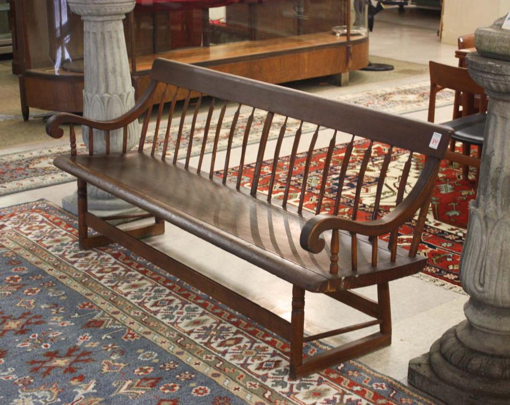 COUNTRY WINDSOR ARROW-BACK SETTEE,