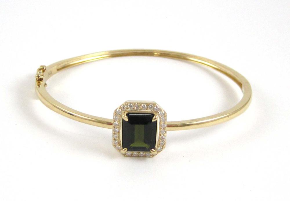 GREEN TOURMALINE AND DIAMOND BANGLE  31515d