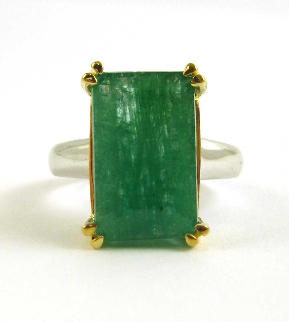 EMERALD AND FOURTEEN KARAT GOLD