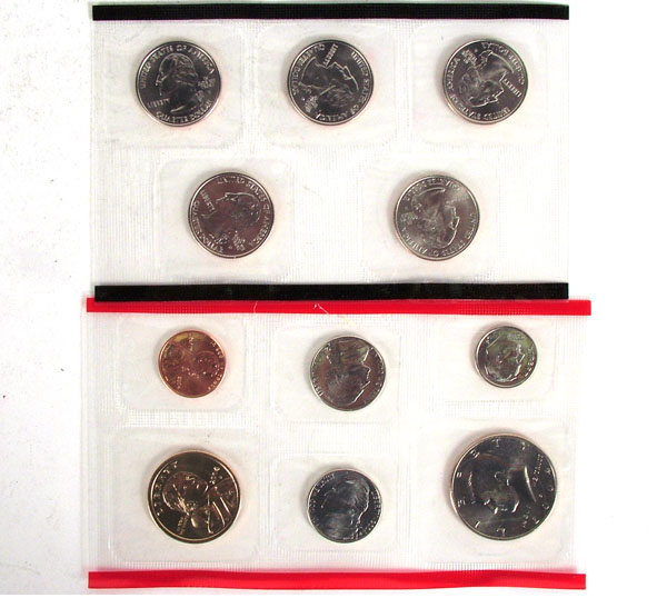 Two 2004 Uncirculated US Mint Sets 4eeaf