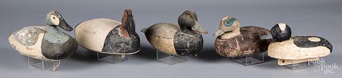 FIVE CARVED AND PAINTED DUCK DECOYSFive 31535d