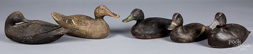 FIVE CARVED AND PAINTED DUCK DECOYSFive 31535e