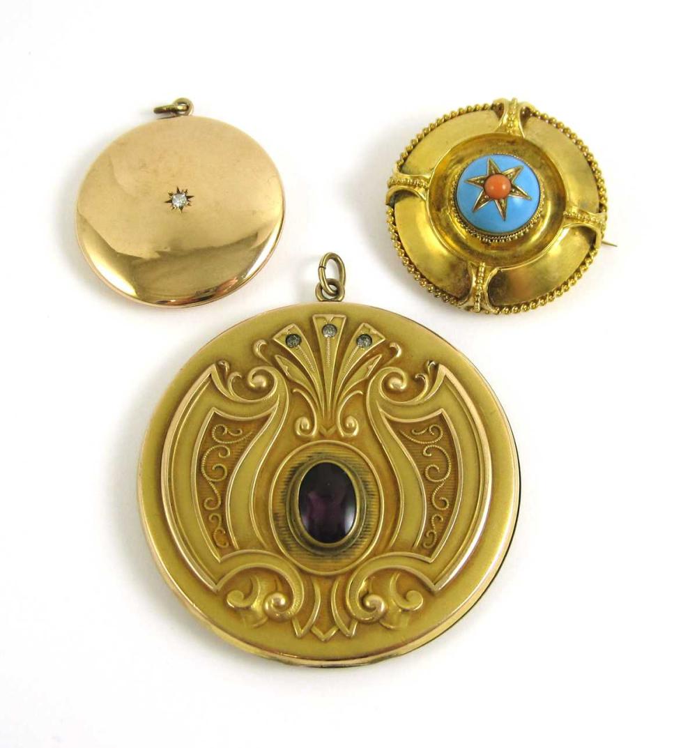 THREE SEMI ANTIQUE GOLD JEWELRY 315362