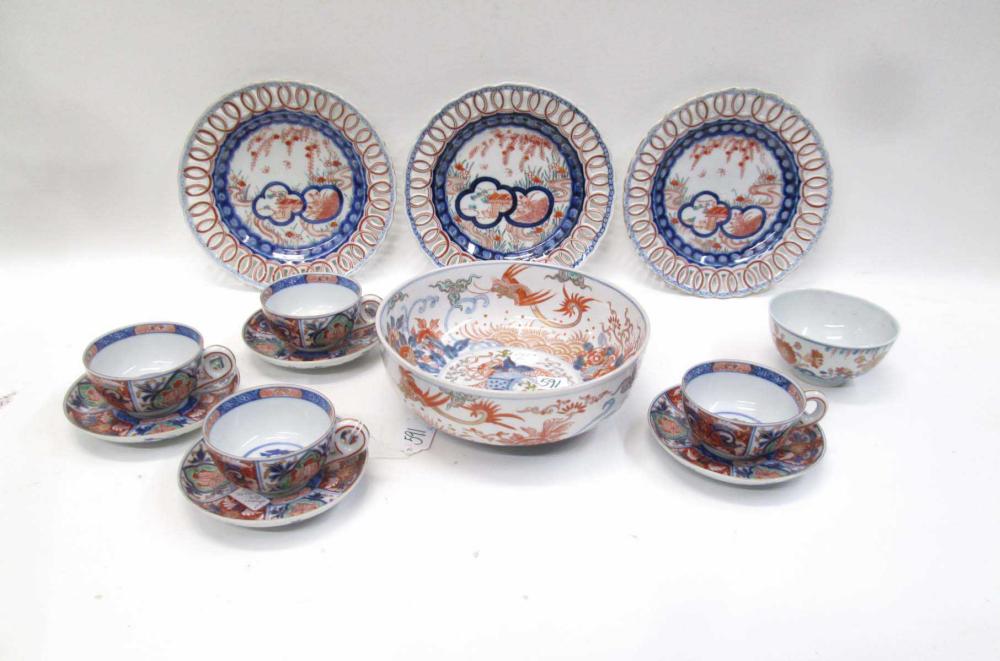 GROUP OF JAPANESE IMARI PORCELAIN