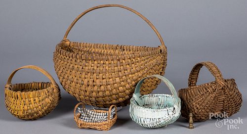 FIVE ASSORTED BASKETSFive assorted baskets,