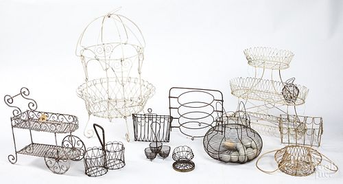 GROUP OF WIRE BASKETS AND PLANT 315510