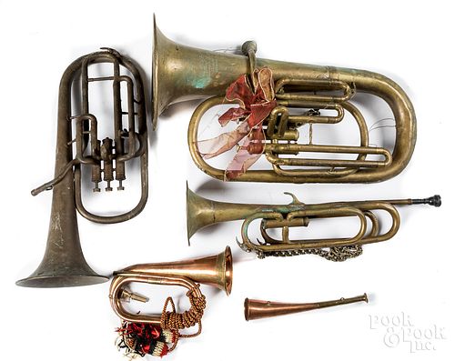 GROUP OF BRASS HORNSGroup of brass 31551d