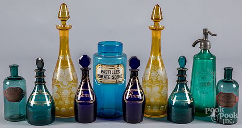 GROUP OF COLORED GLASS, 19TH/20TH